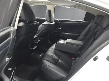 2024 Lexus ES с пробегом 31 919 км