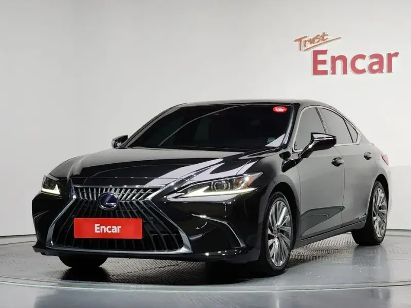 2022 Lexus ES с пробегом 116 918 км