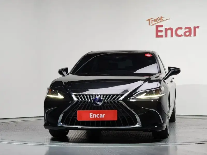 2022 Lexus ES с пробегом 116 918 км