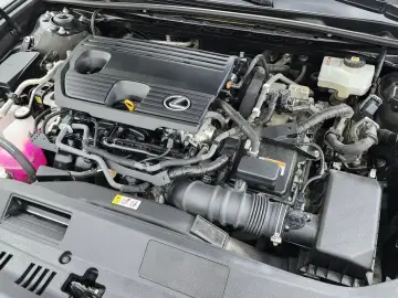 2022 Lexus ES с пробегом 116 918 км