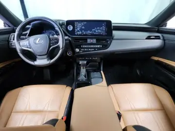 2022 Lexus ES с пробегом 116 918 км