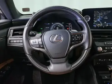 2022 Lexus ES с пробегом 116 918 км