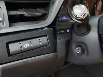 2022 Lexus ES с пробегом 116 918 км