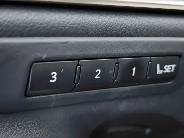 2022 Lexus ES с пробегом 116 918 км