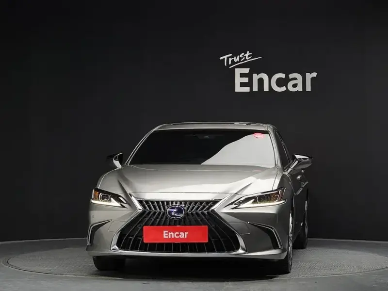 2022 Lexus ES с пробегом 44 419 км