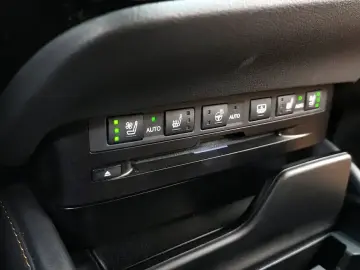 2022 Lexus ES с пробегом 116 918 км