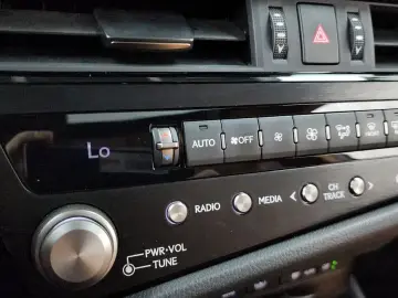 2022 Lexus ES с пробегом 116 918 км