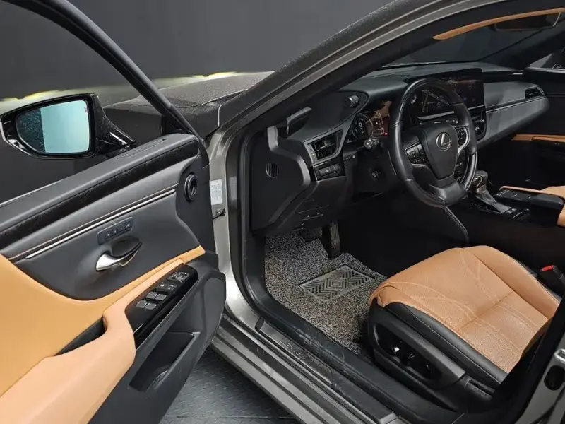 2022 Lexus ES с пробегом 44 419 км