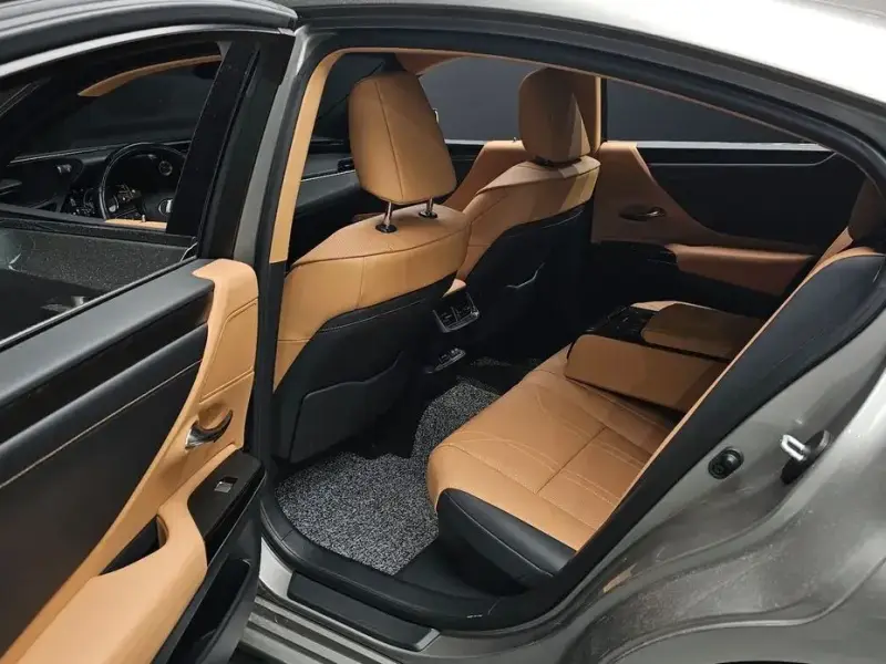 2022 Lexus ES с пробегом 44 419 км