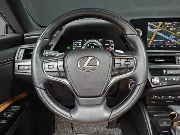 2022 Lexus ES с пробегом 44 419 км