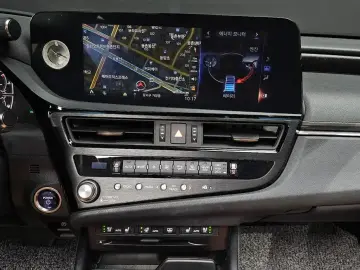2022 Lexus ES с пробегом 44 419 км