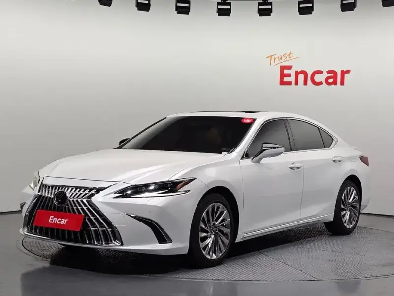 2026 Lexus ES с пробегом 2 594 км