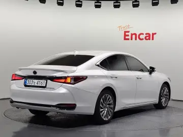 2026 Lexus ES с пробегом 2 594 км