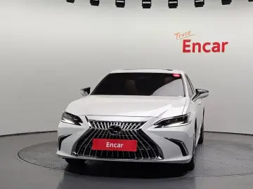 2026 Lexus ES с пробегом 2 594 км