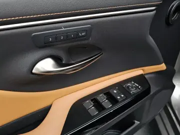2022 Lexus ES с пробегом 44 419 км