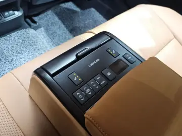 2022 Lexus ES с пробегом 44 419 км