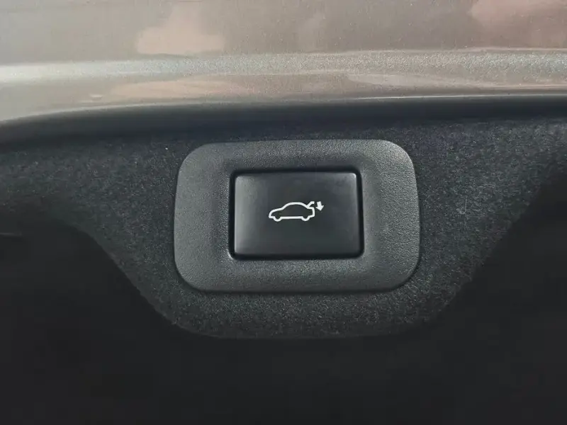 2022 Lexus ES с пробегом 44 419 км