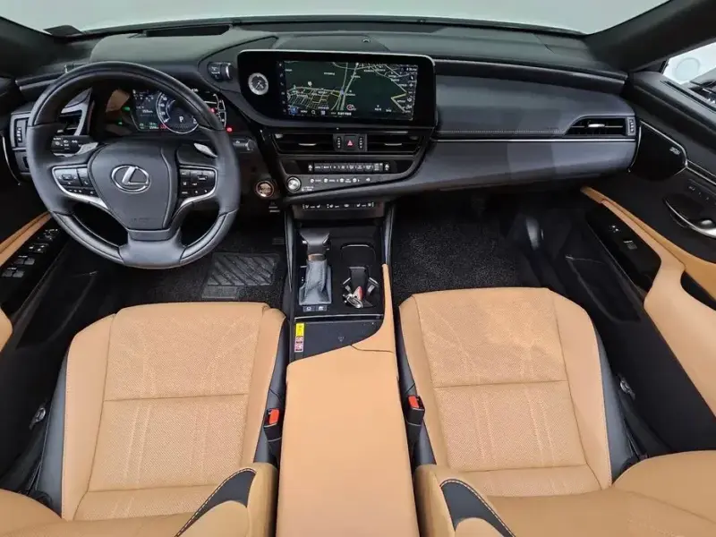 2026 Lexus ES с пробегом 2 594 км