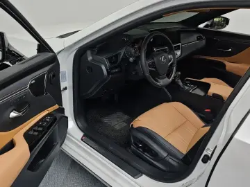 2026 Lexus ES с пробегом 2 594 км
