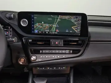 2026 Lexus ES с пробегом 2 594 км
