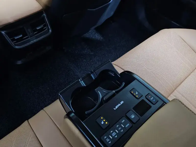 2026 Lexus ES с пробегом 2 594 км
