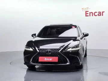 2023 Lexus ES с пробегом 29 676 км