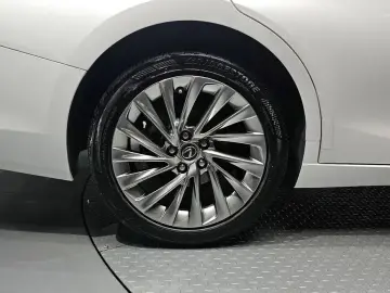 2023 Lexus ES с пробегом 31 831 км