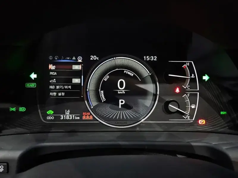 2023 Lexus ES с пробегом 31 831 км