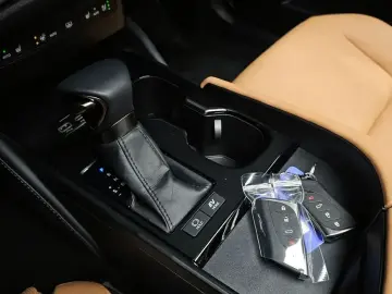 2023 Lexus ES с пробегом 31 831 км