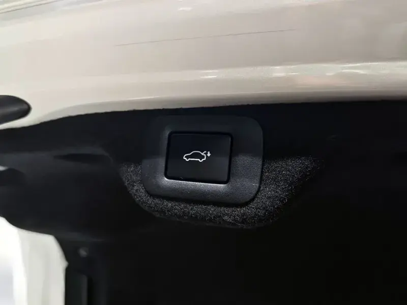 2023 Lexus ES с пробегом 31 831 км