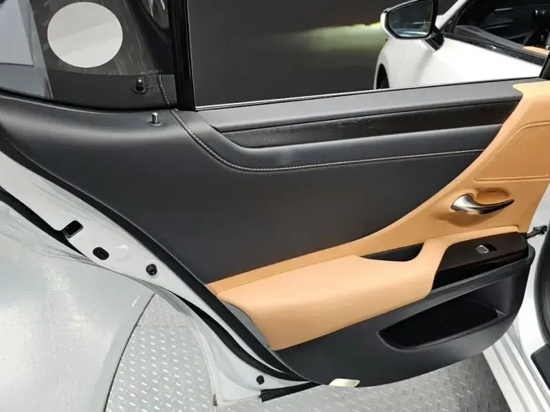 2023 Lexus ES с пробегом 31 831 км