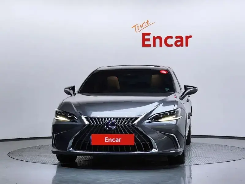 2022 Lexus ES с пробегом 55 698 км