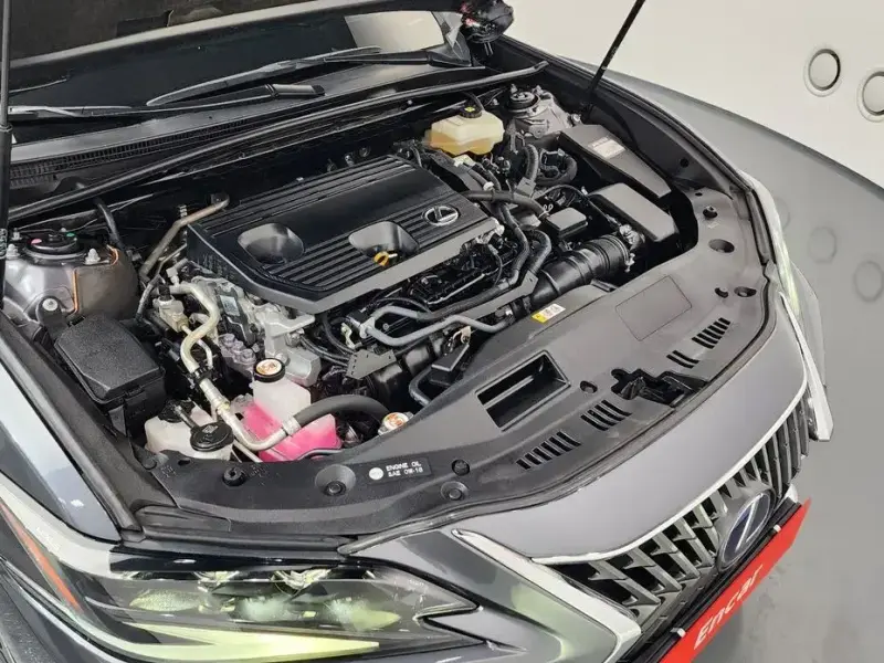 2022 Lexus ES с пробегом 55 698 км