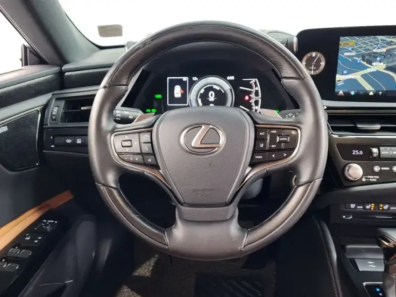 2022 Lexus ES с пробегом 55 698 км