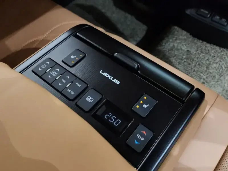 2022 Lexus ES с пробегом 55 698 км
