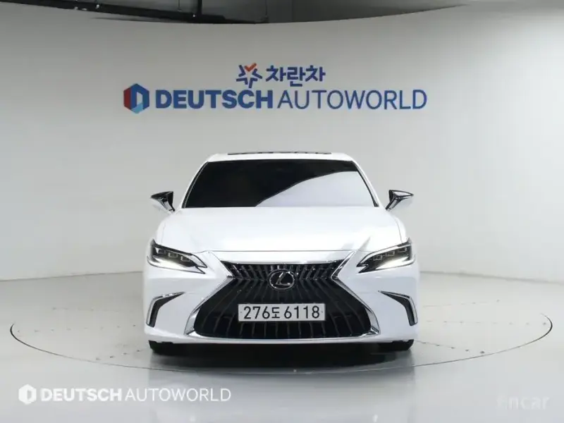 2024 Lexus ES с пробегом 18 418 км