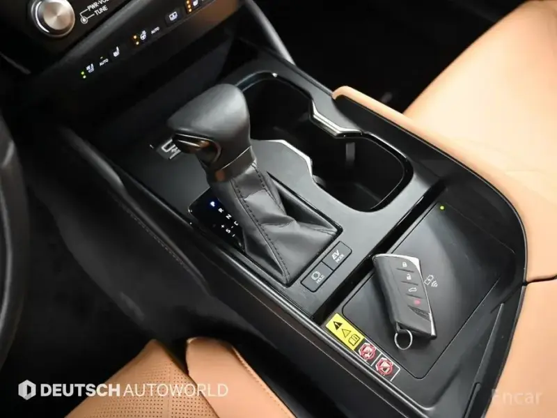 2024 Lexus ES с пробегом 18 418 км
