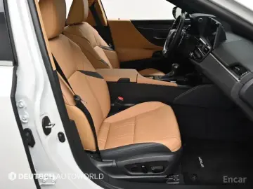 2024 Lexus ES с пробегом 18 418 км