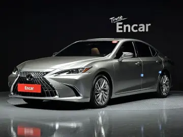 2023 Lexus ES с пробегом 22 564 км