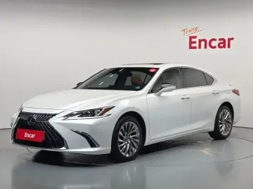 2024 Lexus ES с пробегом 37 267 км