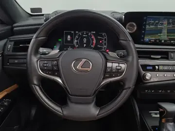2024 Lexus ES с пробегом 37 267 км