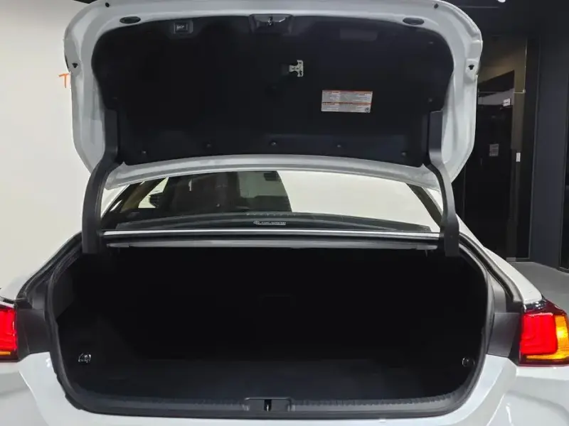 2024 Lexus ES с пробегом 37 267 км
