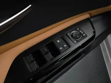 2024 Lexus ES с пробегом 37 267 км