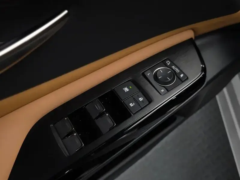 2024 Lexus ES с пробегом 37 267 км