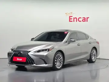 2023 Lexus ES с пробегом 43 564 км
