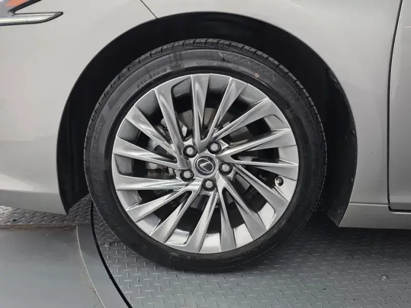 2023 Lexus ES с пробегом 43 564 км