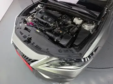 2023 Lexus ES с пробегом 43 564 км