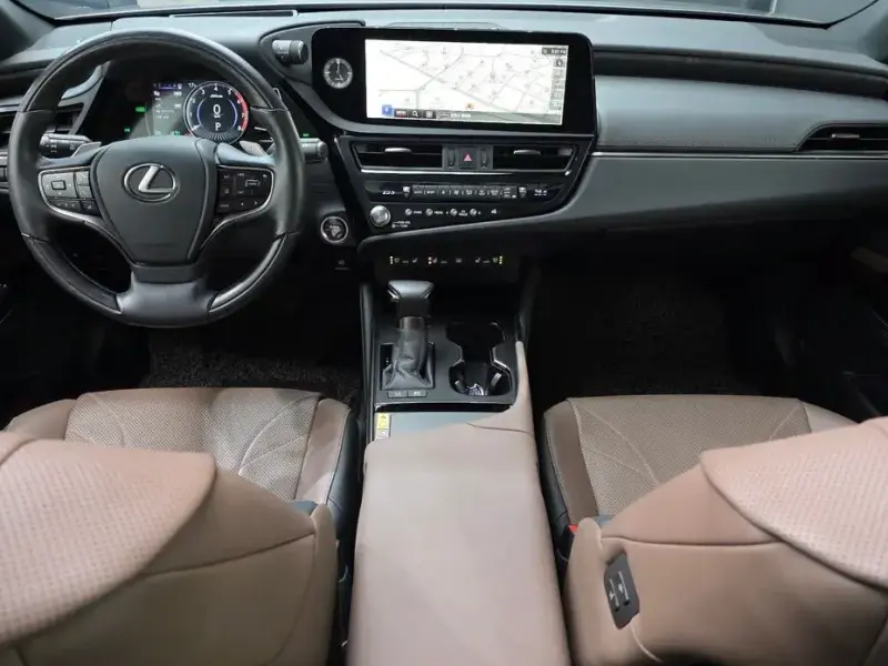 2023 Lexus ES с пробегом 43 564 км