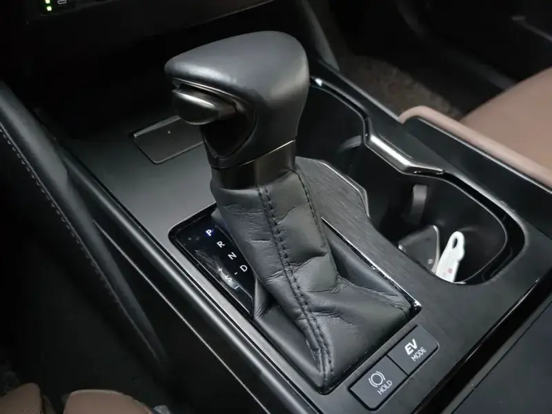 2023 Lexus ES с пробегом 43 564 км