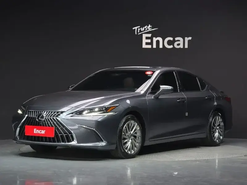 2024 Lexus ES с пробегом 42 751 км